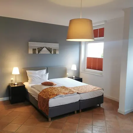 Apartahotel Unterwegs Ins Apartmenthaus Ehemalige Apartmenthaus Unterwegs Rostock