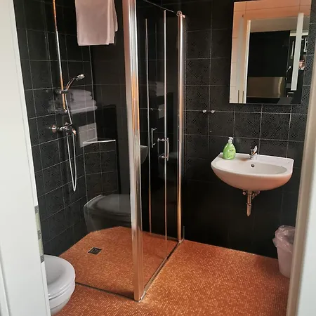 Unterwegs Ins Apartmenthaus Ehemalige Apartmenthaus Unterwegs 3*