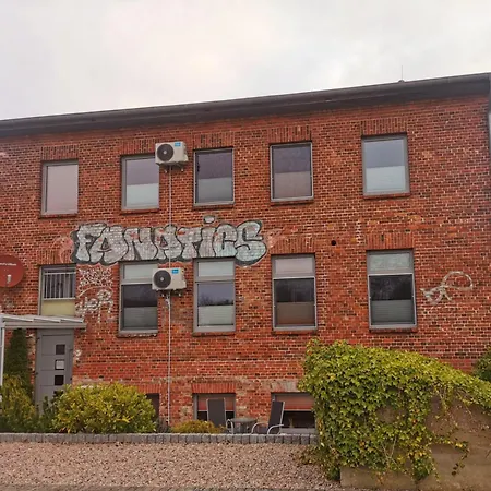 Unterwegs Ins Apartmenthaus Ehemalige Apartmenthaus Unterwegs