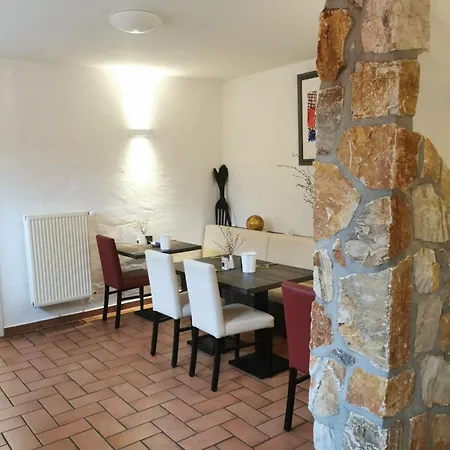 Unterwegs Ins Apartmenthaus Ehemalige Apartmenthaus Unterwegs 3*