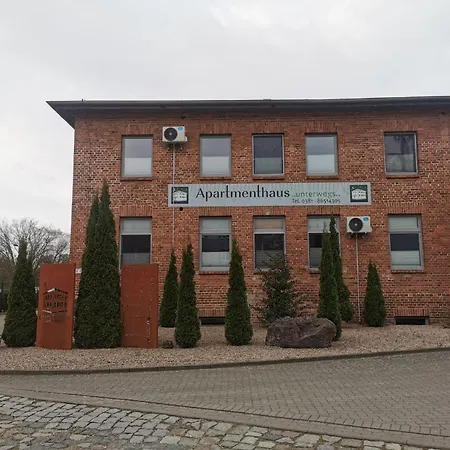 Unterwegs Ins Apartmenthaus Ehemalige Apartmenthaus Unterwegs