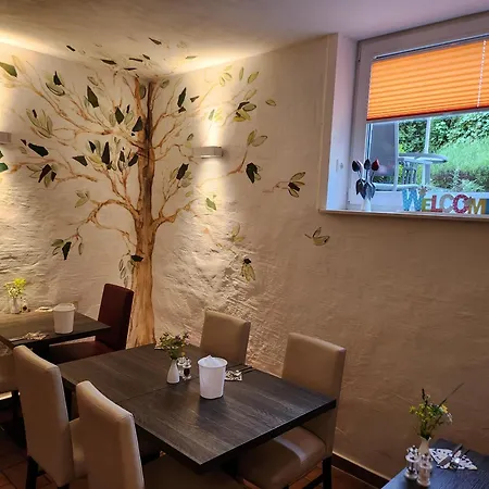 Unterwegs Ins Apartmenthaus Ehemalige Apartmenthaus Unterwegs 3* רוסטוק