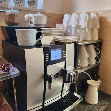 Unterwegs Ins Apartmenthaus Ehemalige Apartmenthaus Unterwegs 公寓式酒店