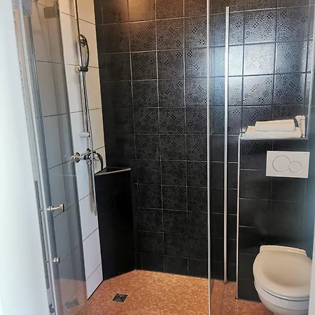 Aparthotel Unterwegs Ins Apartmenthaus Ehemalige Apartmenthaus Unterwegs 3*
