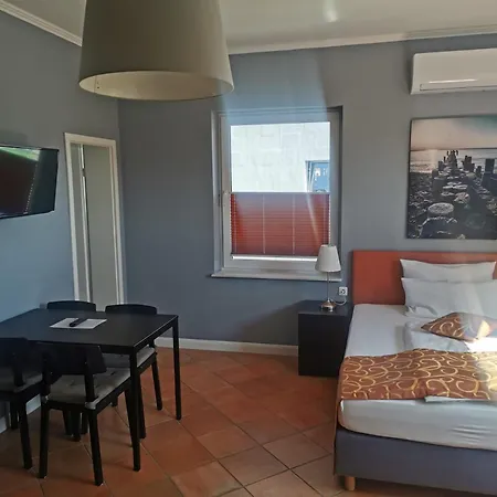 Aparthotel Unterwegs Ins Apartmenthaus Ehemalige Apartmenthaus Unterwegs