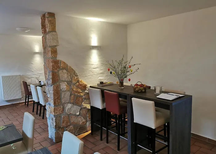 Unterwegs Ins Apartmenthaus Ehemalige Apartmenthaus Unterwegs アパートホテル ロストック