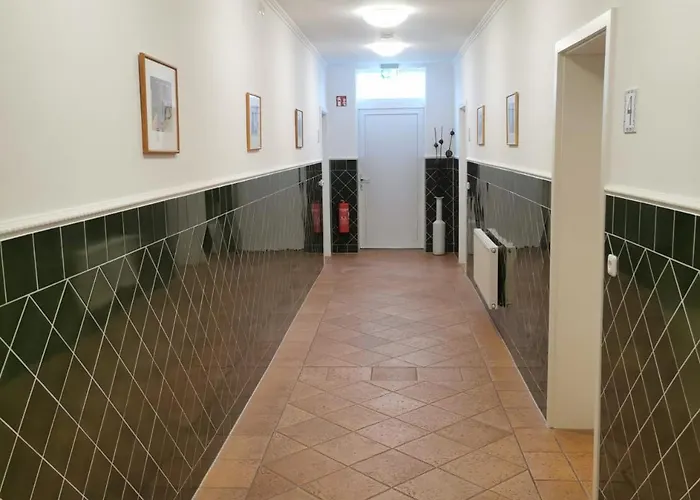 Aparthotel Unterwegs Ins Apartmenthaus Ehemalige Apartmenthaus Unterwegs