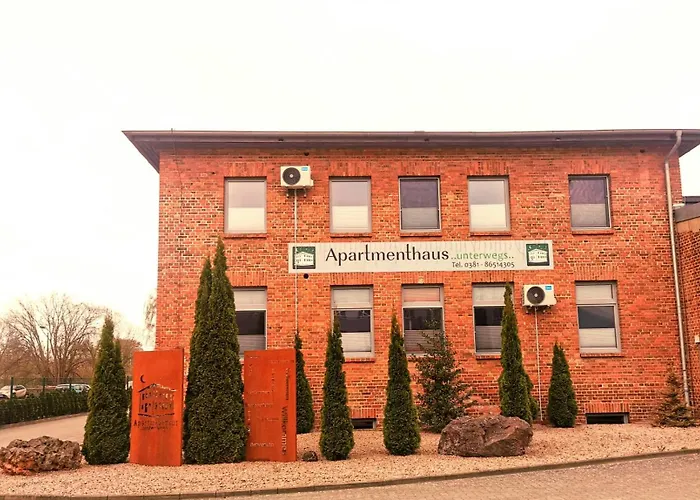 Unterwegs Ins Apartmenthaus Ehemalige Apartmenthaus Unterwegs ロストック