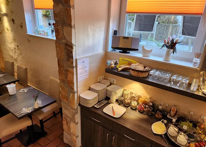 Unterwegs Ins Apartmenthaus Ehemalige Apartmenthaus Unterwegs アパートホテル 3*