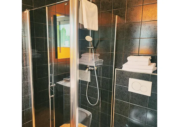 Unterwegs Ins Apartmenthaus Ehemalige Apartmenthaus Unterwegs Aparthotel 3*